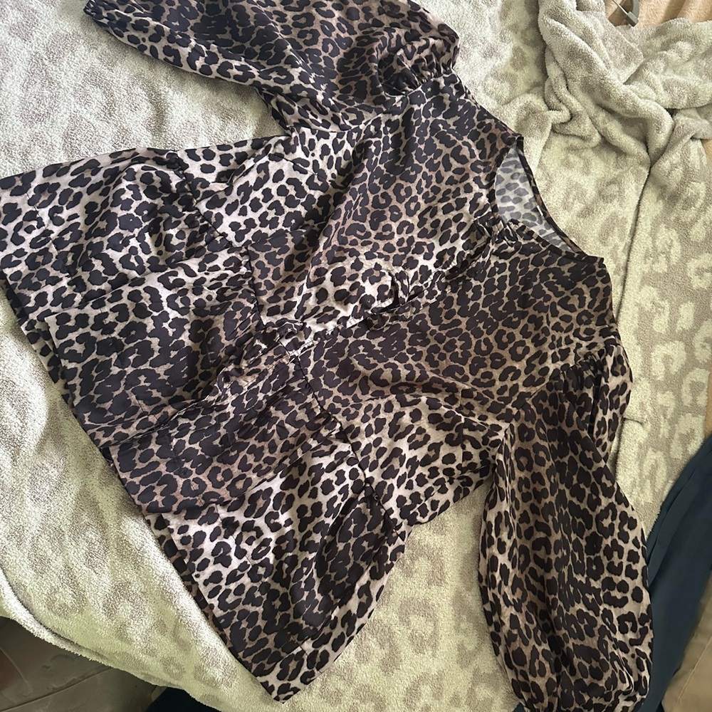Amazon Leopard Print Blouse - Picture 2 of 2